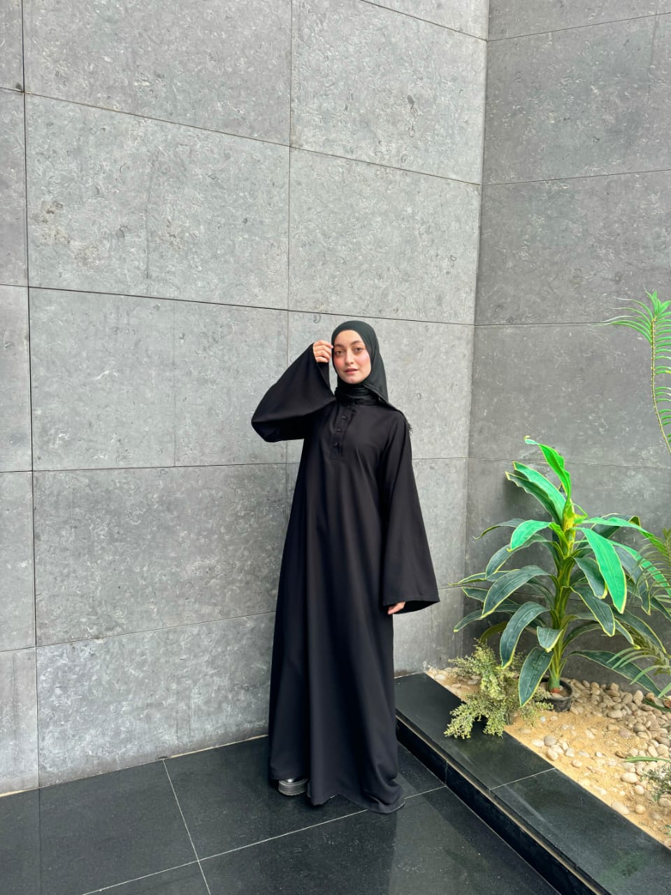 Black classic abaya