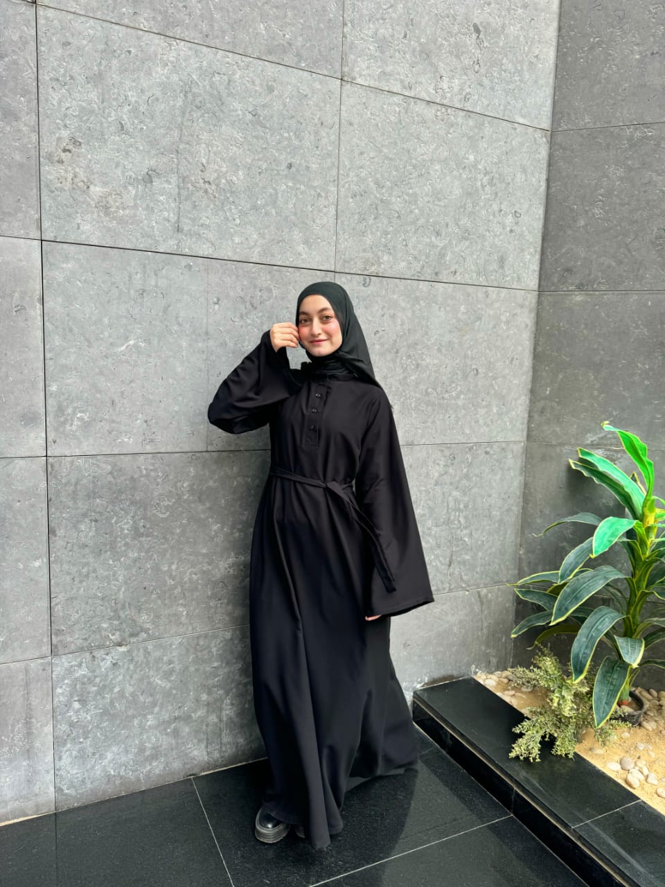 Black classic abaya