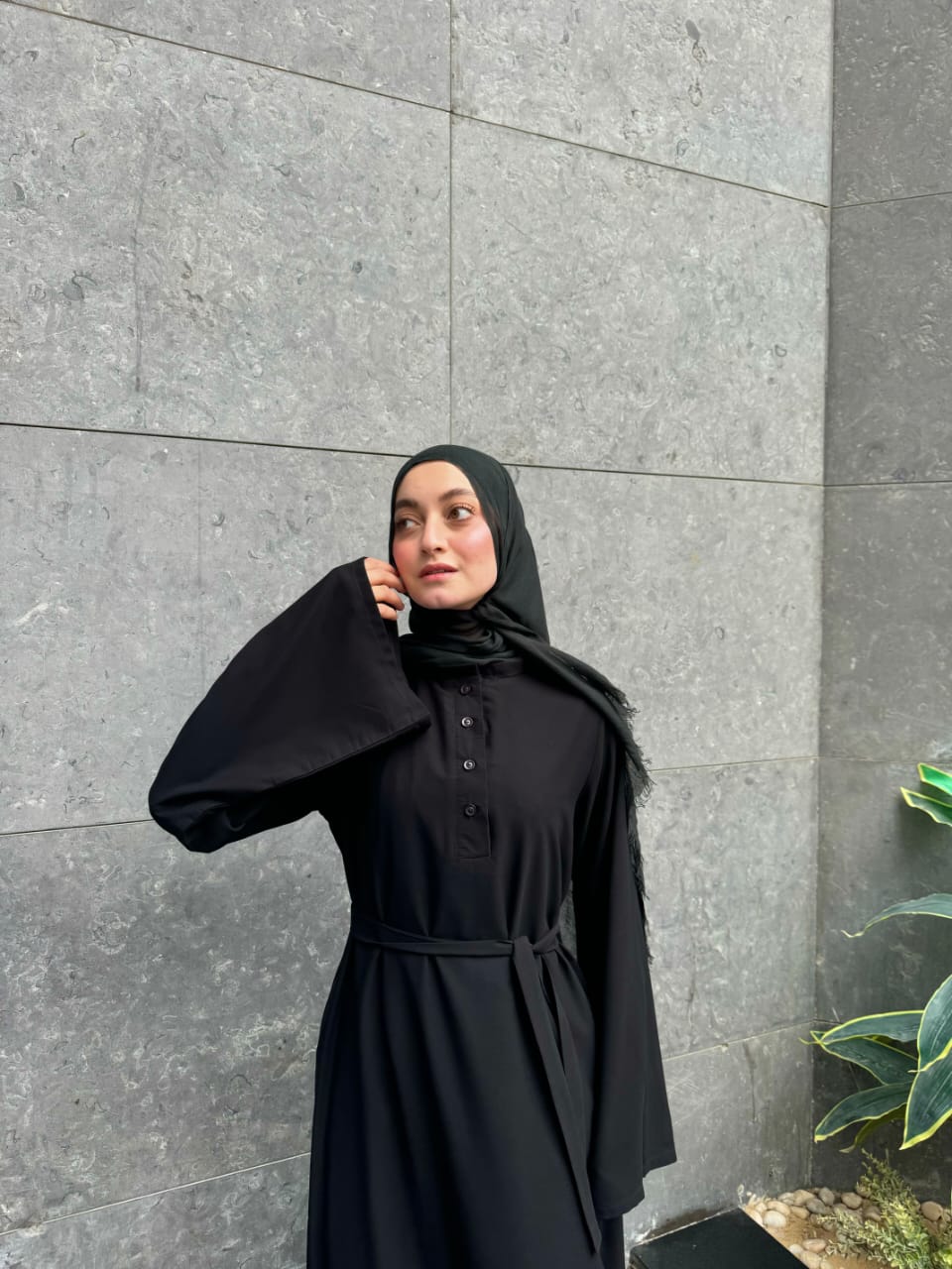 Black classic abaya